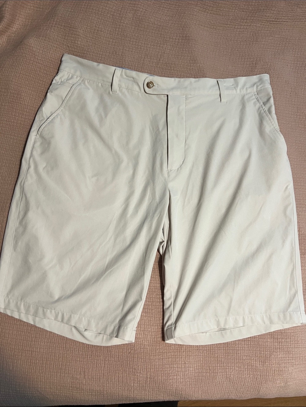 J. McLaughlin Men’s Cream Flat-Front Shorts Size 36